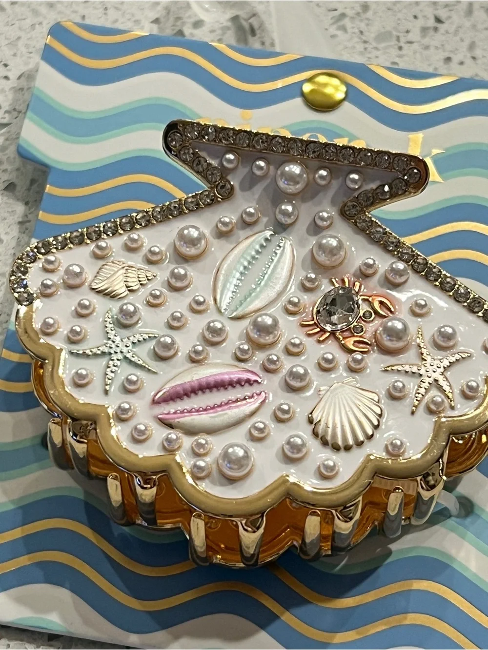Piper-k Shell Pearl Embellished hair clip